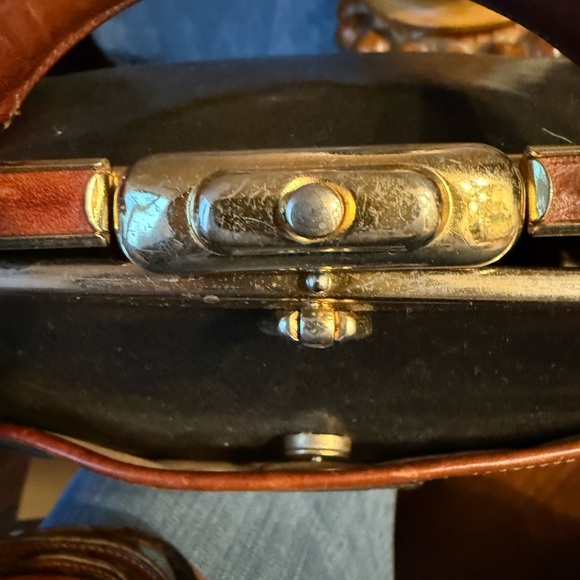 Vintage Oroton Black and Tan Leather SatcheCrossbody - Picture 3 of 8